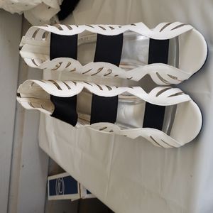 White/black, 11M, Ashley Stewart